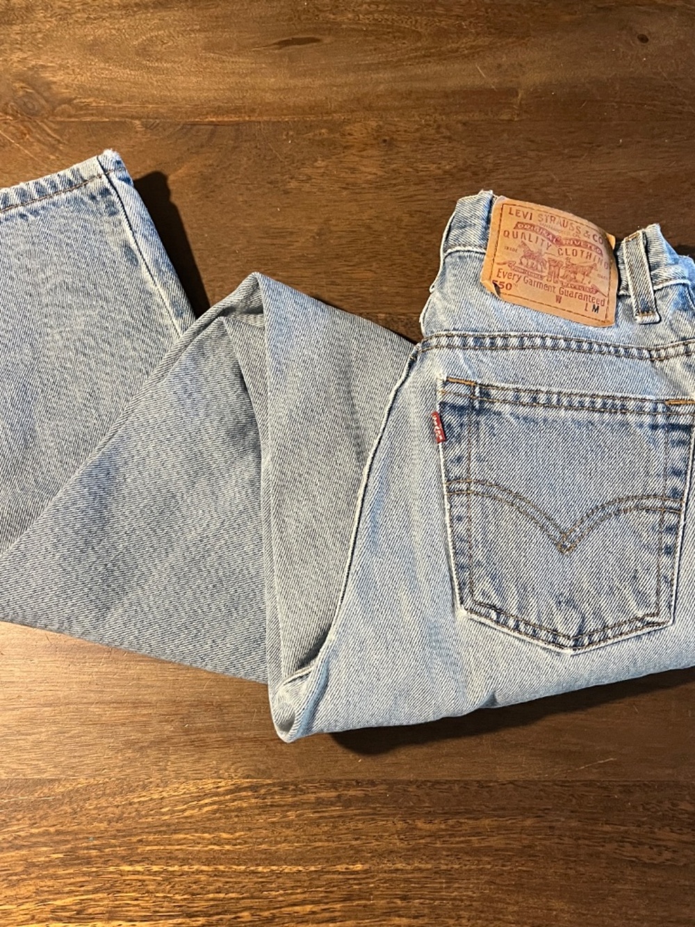 Vintage 1990s Distressed Levi’s 550 Women Jeans Size 24